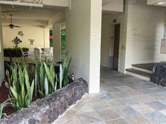 78-7100 Kamehameha III Road, #404