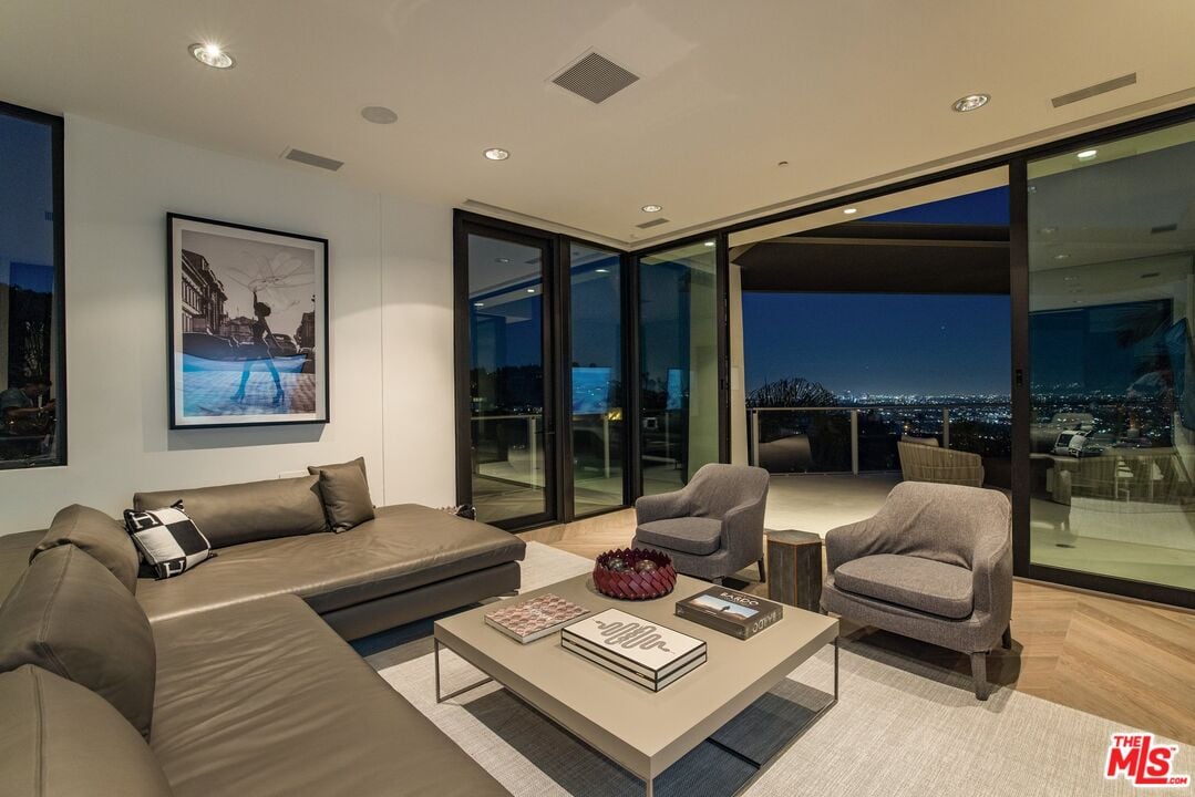 Monarch Crest, Sierra Mar Pl, 90069