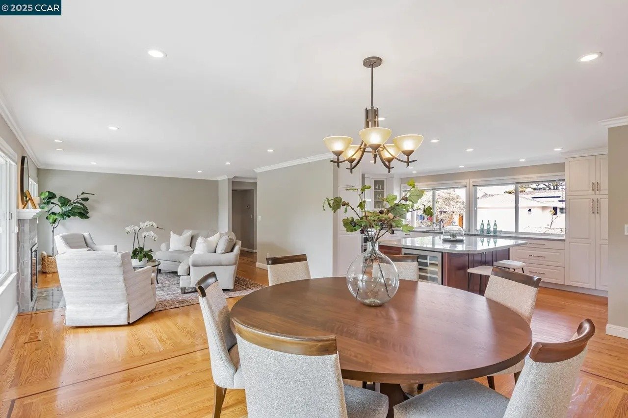 372 Birchwood Dr