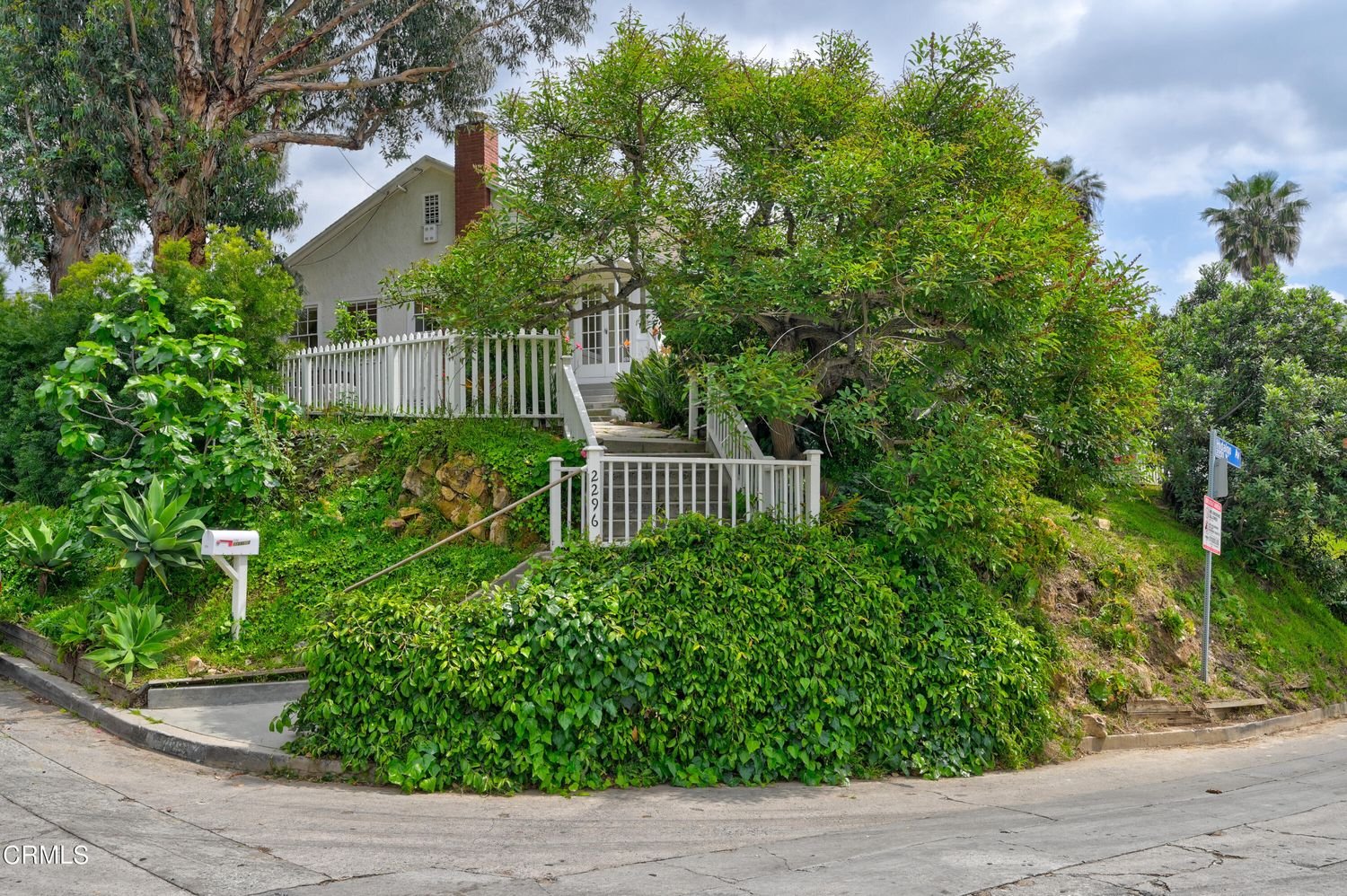 2296 Hidalgo Ave