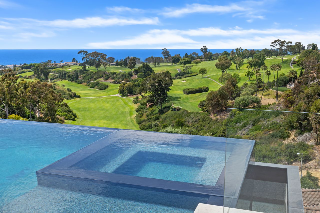 6627 Muirlands Dr, La Jolla, CA 92037