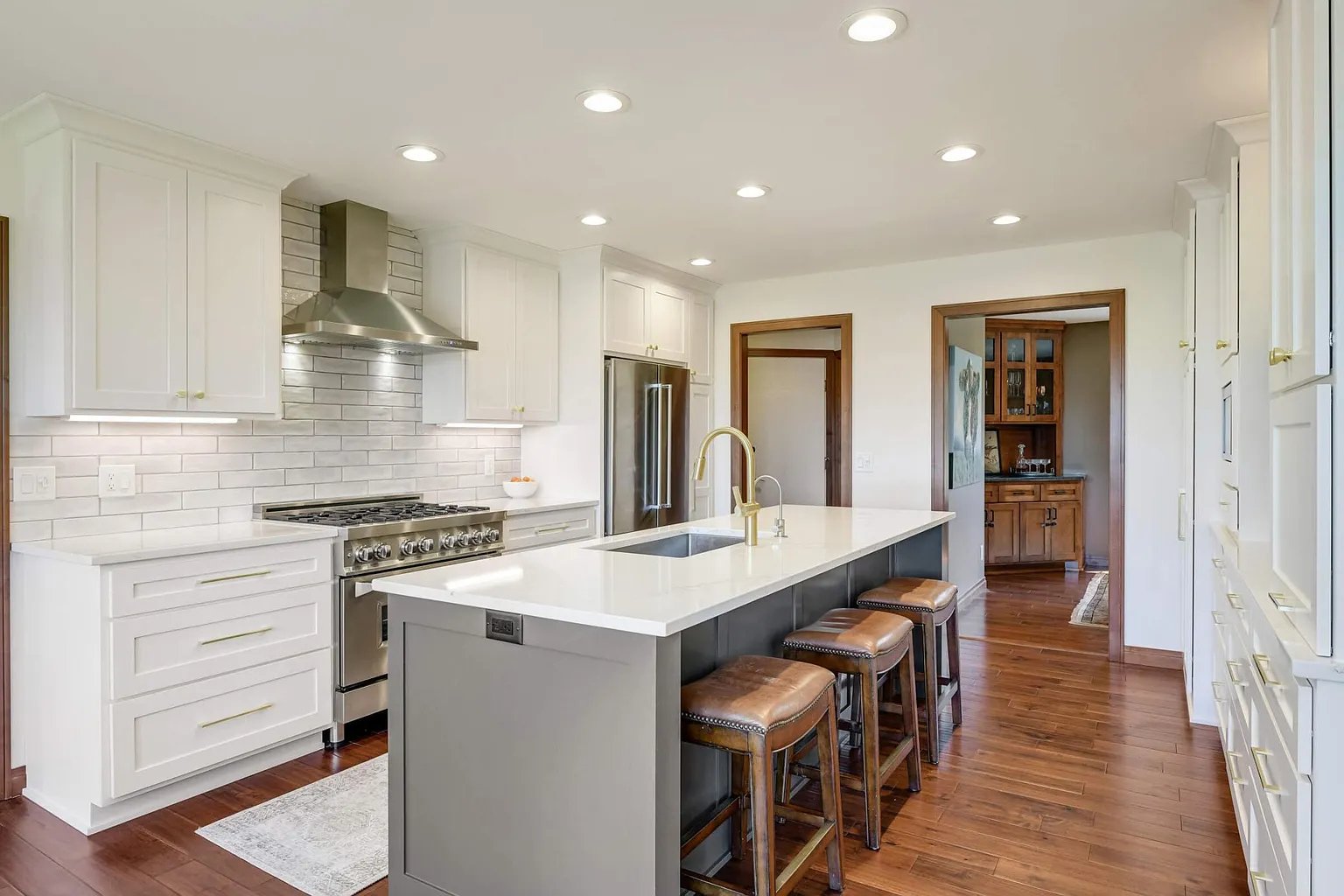 9666 Wellington Ln