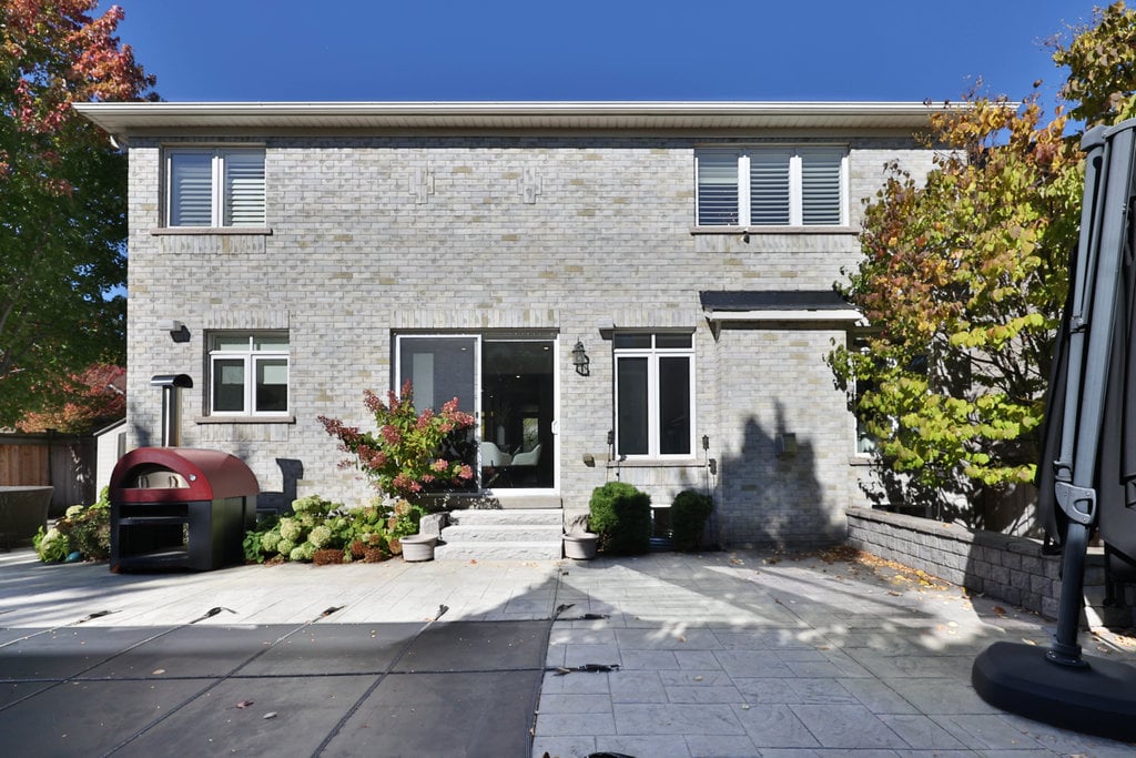 2151 Bingley Cres