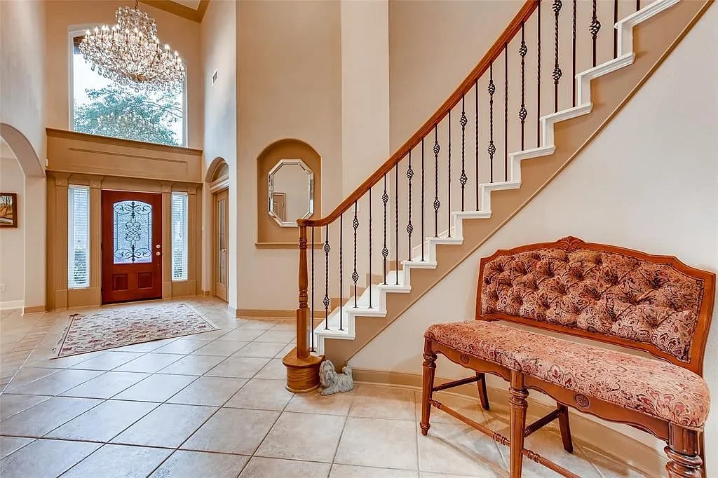 3903 Garnet Falls