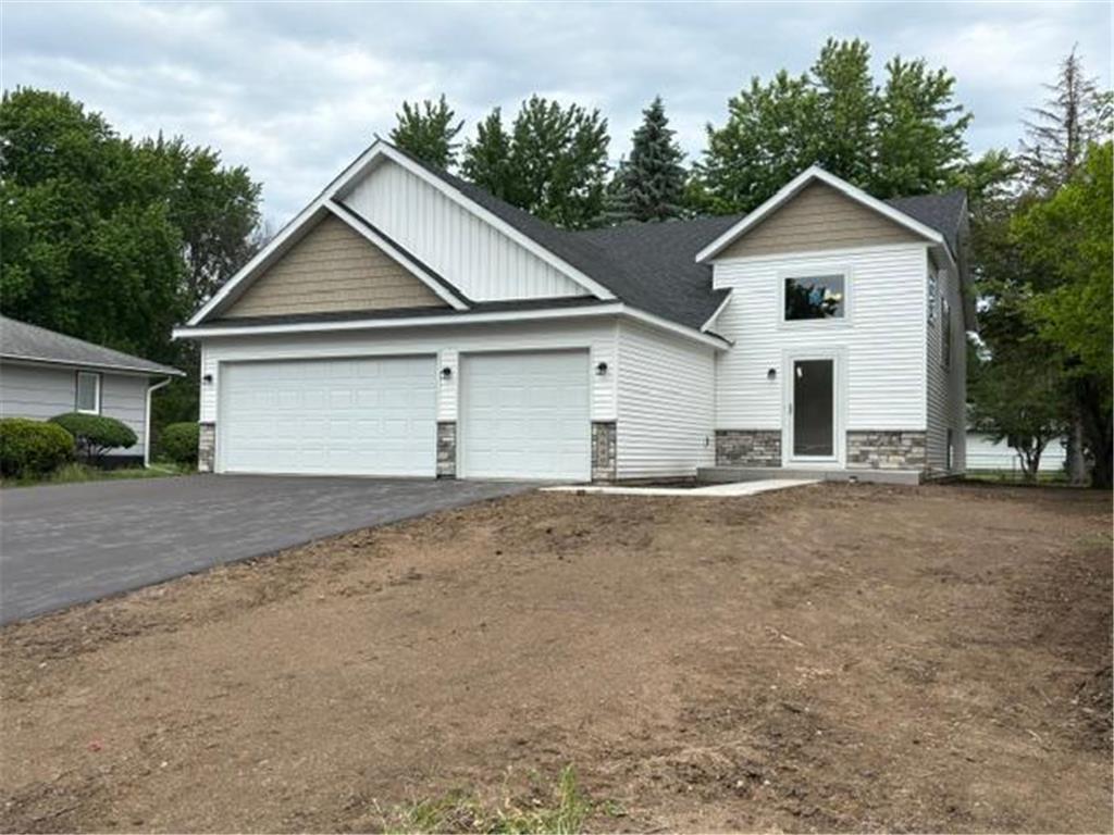 6649 167th St W, Lakeville, MN 55068
