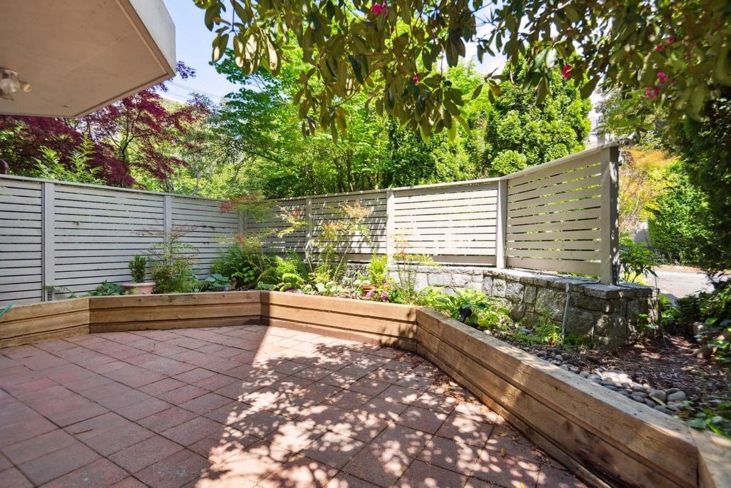 1689 Duchess Ave, #102