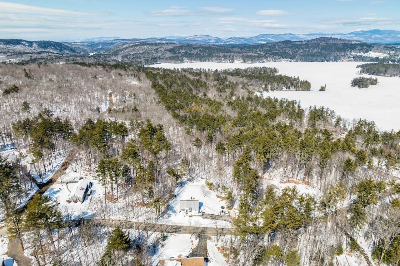 60 Winona Shores Rd