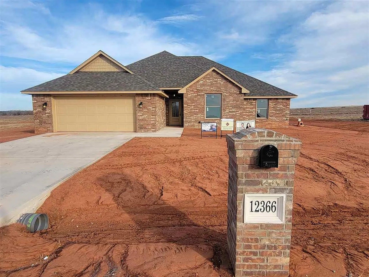 2366 NE Stone Ridge Ln