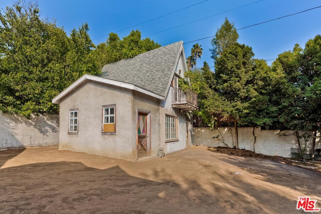 1706 N Orange Grove Ave