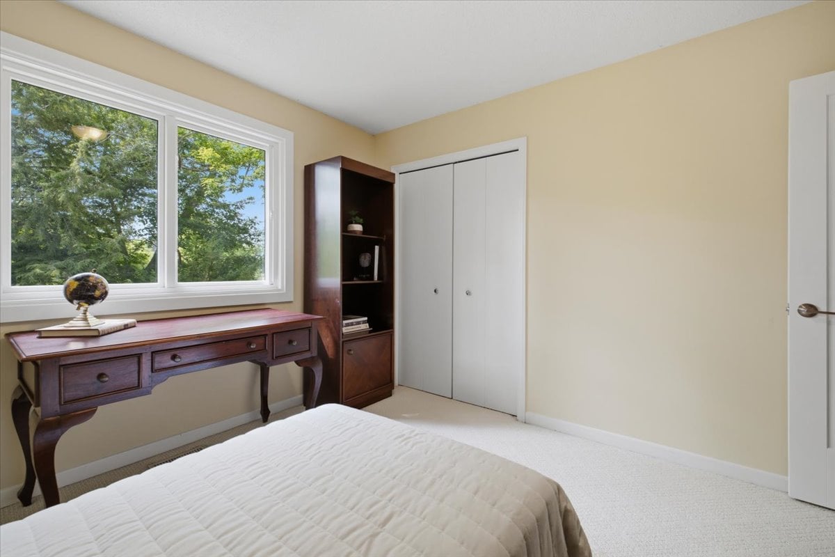 Rare Court Location on Oakville Golf Course