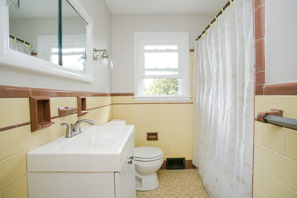 2 Sherri Lane, Middletown RI, 02842