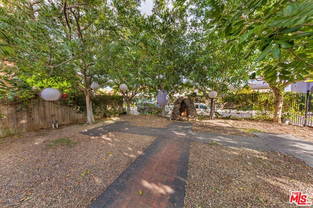 1911 Preuss Rd 