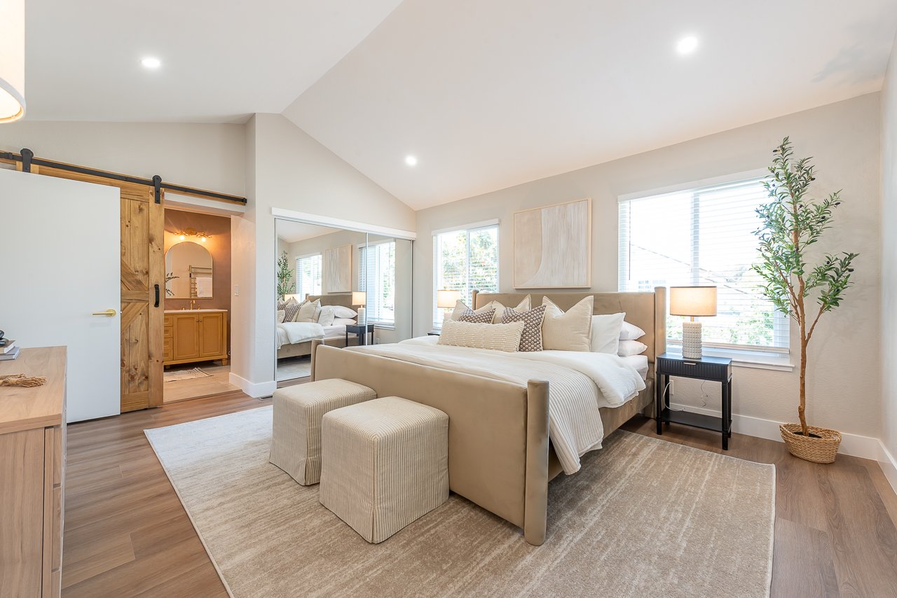 Newly Remodeled. 1 Bed/Bth down, Pioneer Elem!