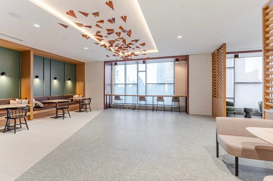 2495 Eglinton Avenue W 1703