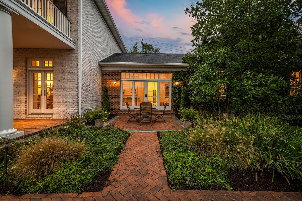 Stunning Hayfields Manor Home