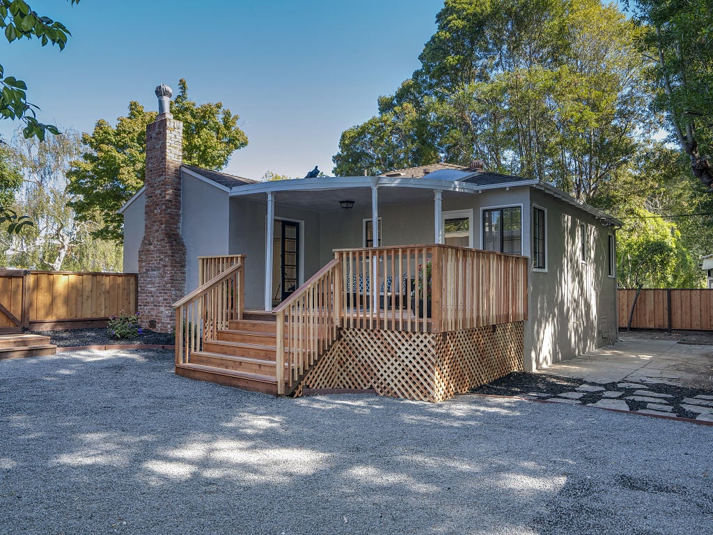  1147 Eastmoor Rd