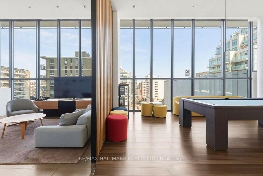 PRESTIGE LIVING AT YONGE & EGLINTON