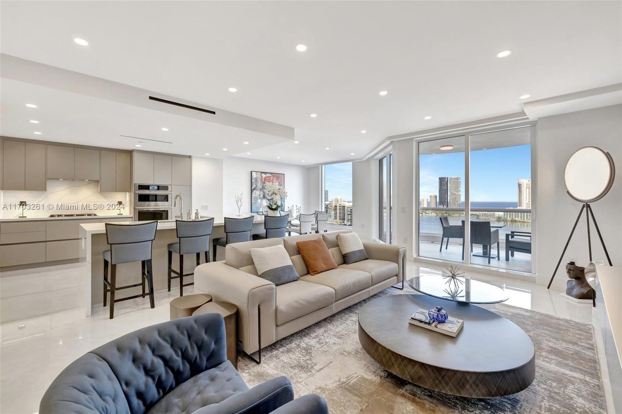 6000 Island Blvd #2304