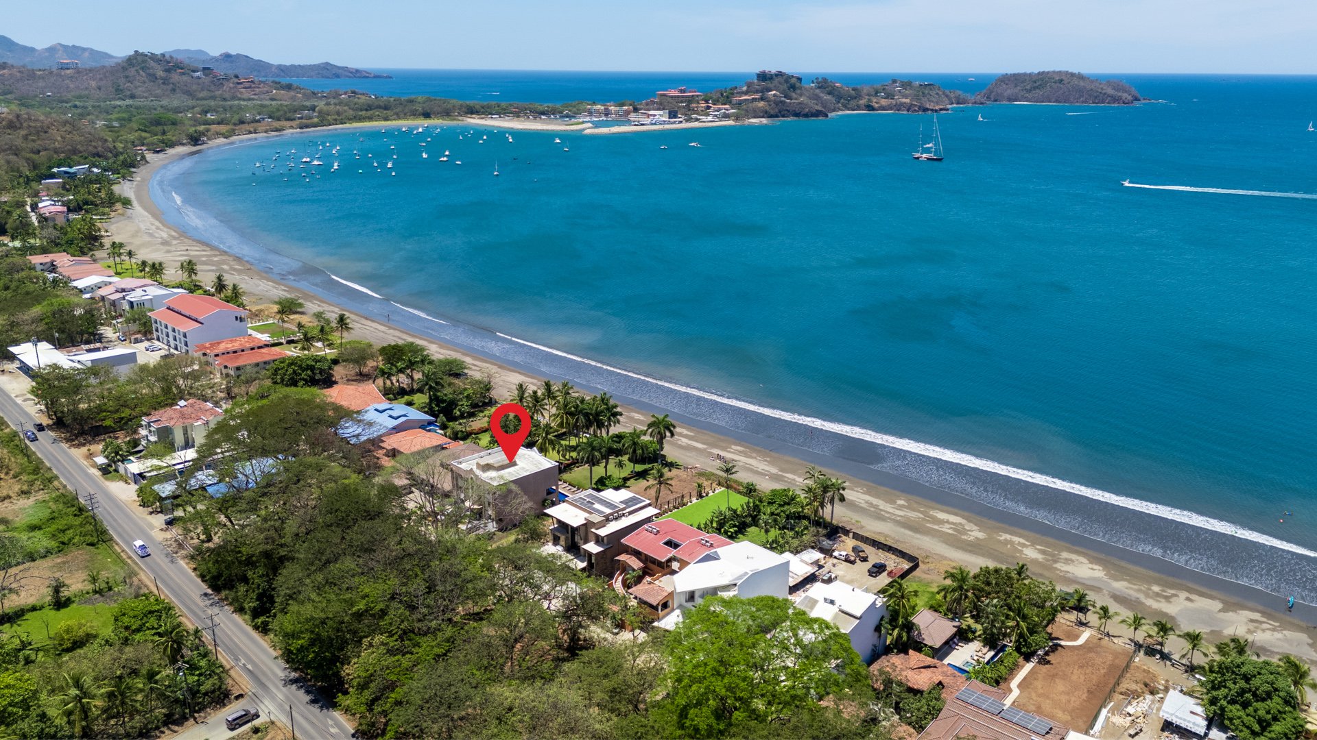 El Destino 1A | Beachfront Retreat in Surfside Potrero
