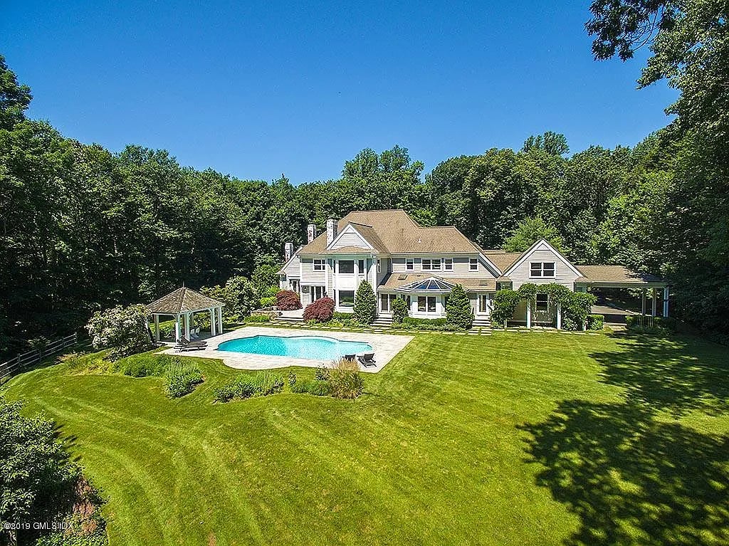 15 Mountain Laurel Dr