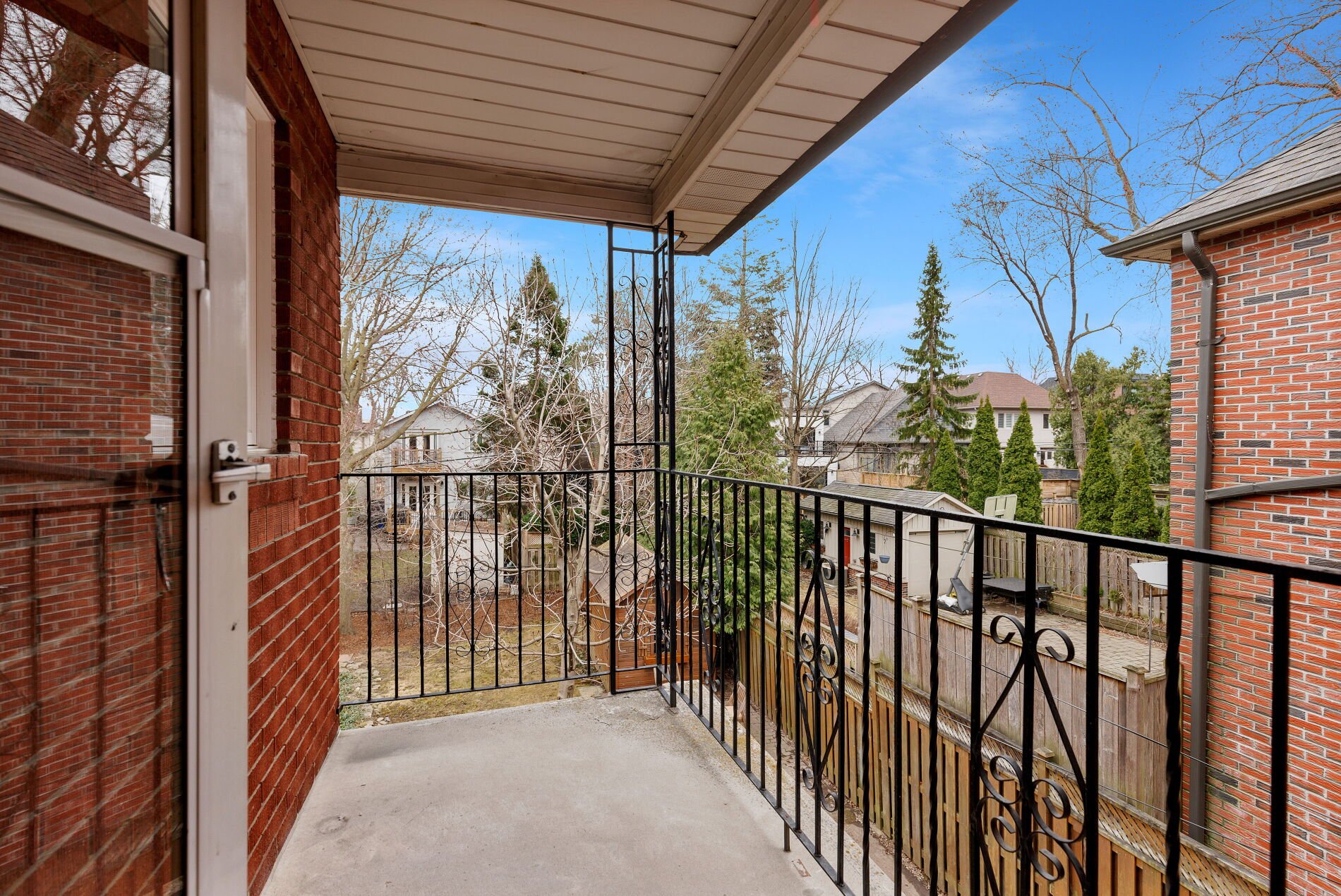 Detached Leaside Family Home
