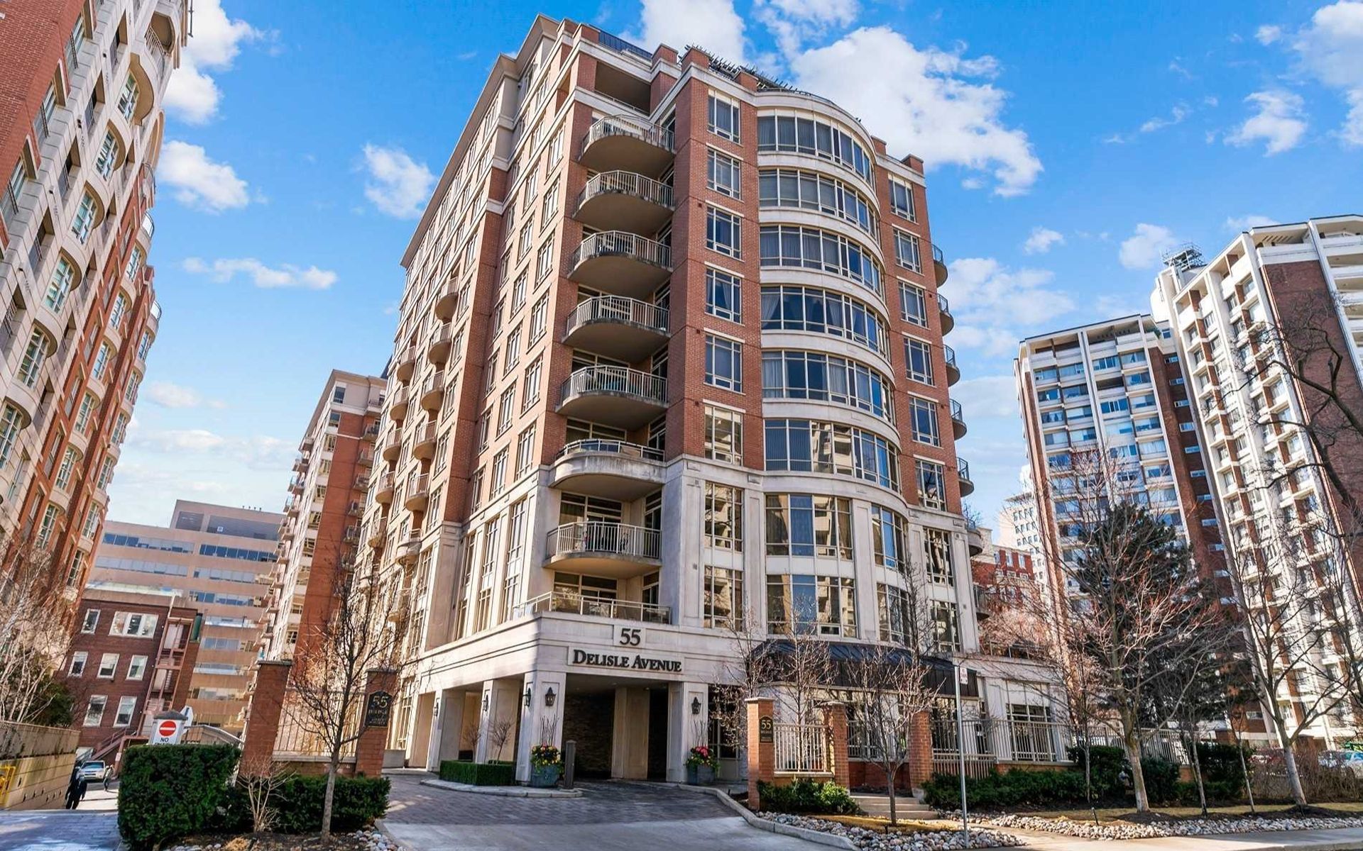 55 Delisle Ave, #803