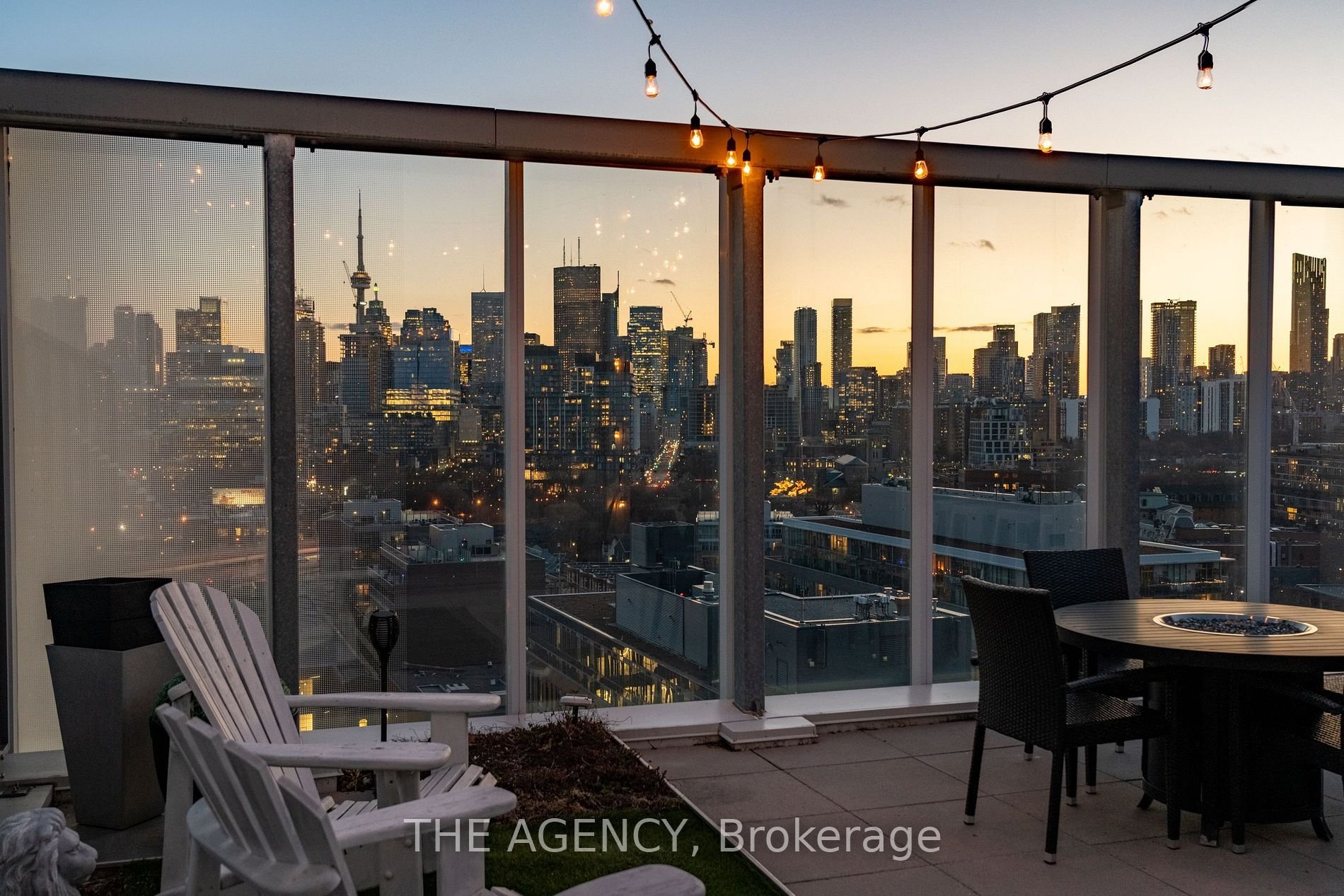 PENTHOUSE LIVING IN CORKTOWN