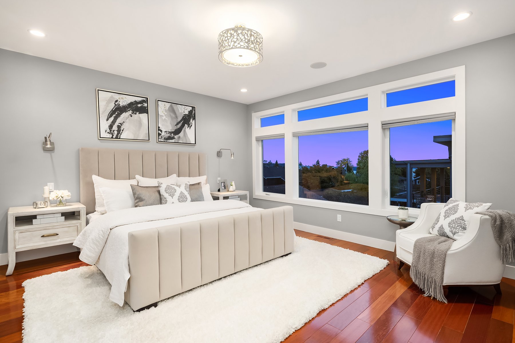 313 11th Ave W