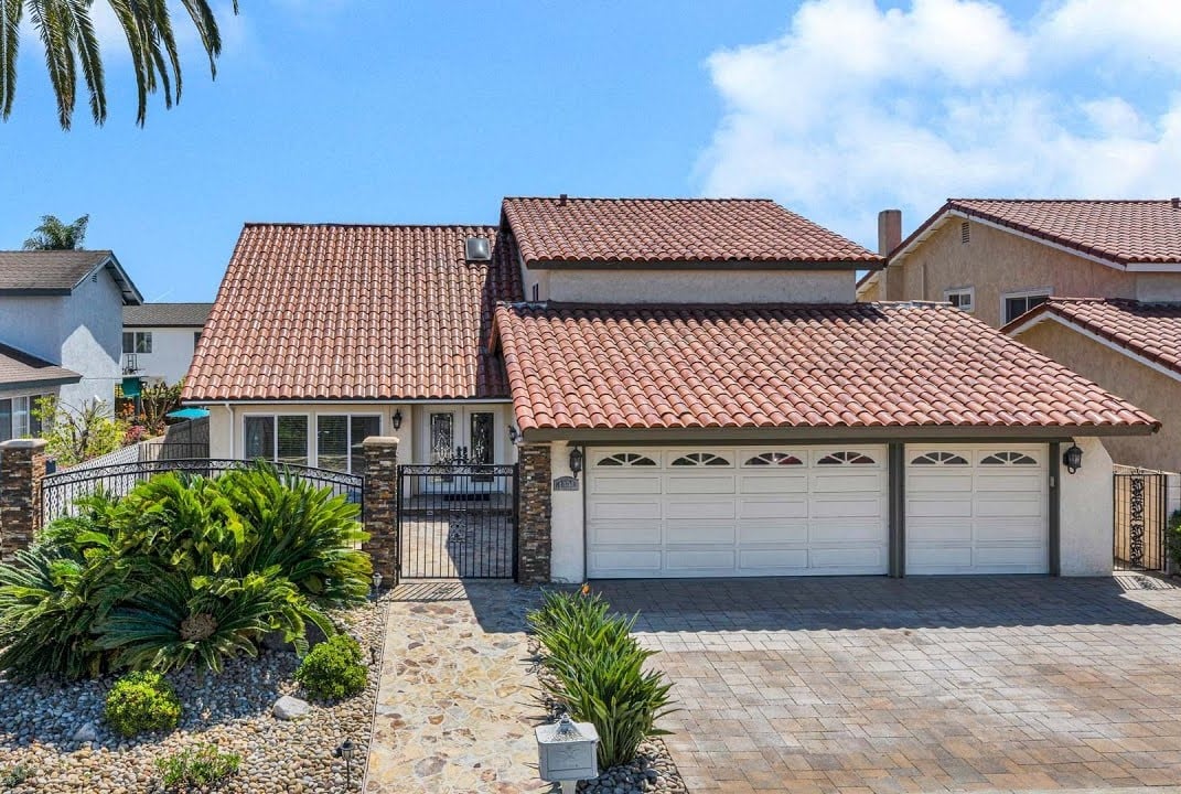 1033 Damascus Circle, Costa Mesa