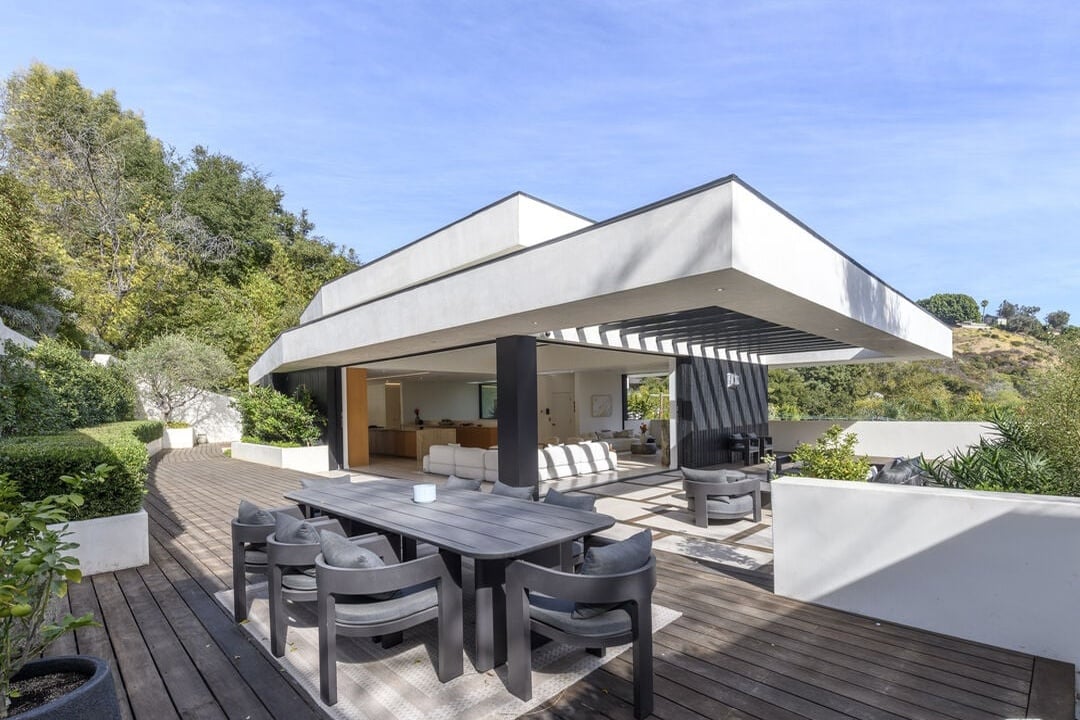 Pinnacle Manor, Willow Glen Rd, 90046