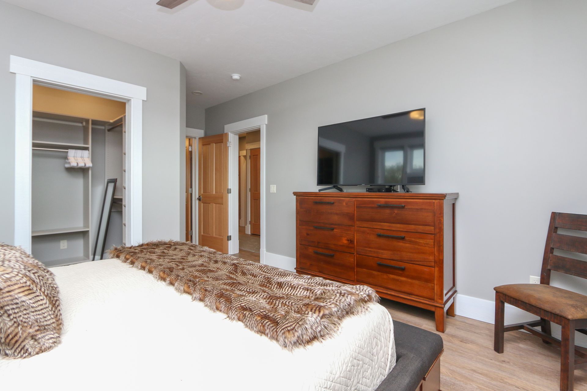 15 Creekside Ln
