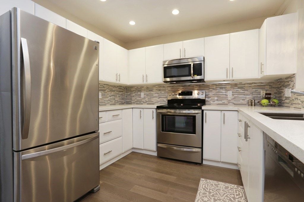 2800 Chesterfield Ave, #210