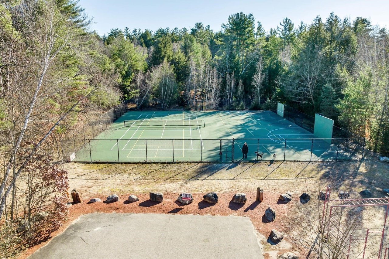 19 Eden Ln