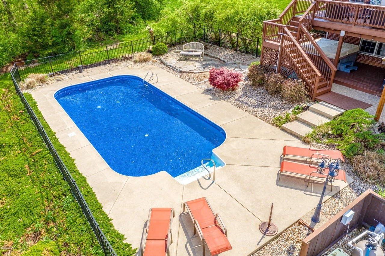 6111 Hensley Rd
