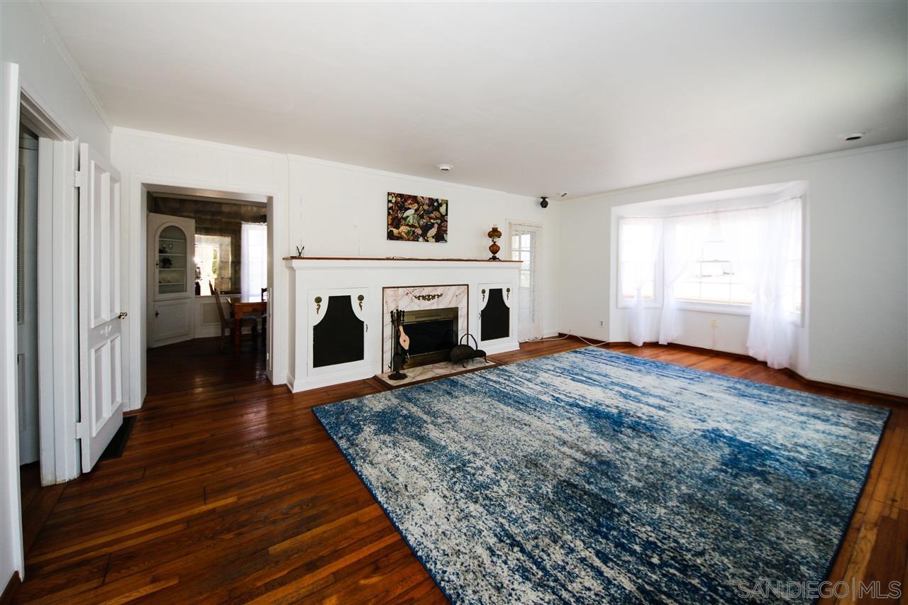 3758 Narragansett Ave