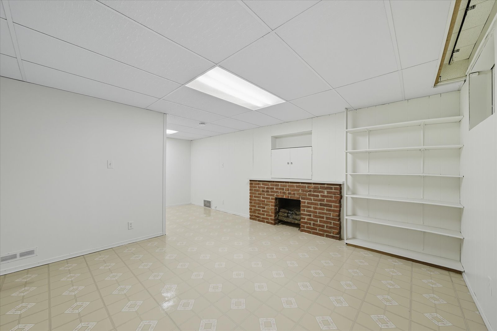 28 Christman Crt 