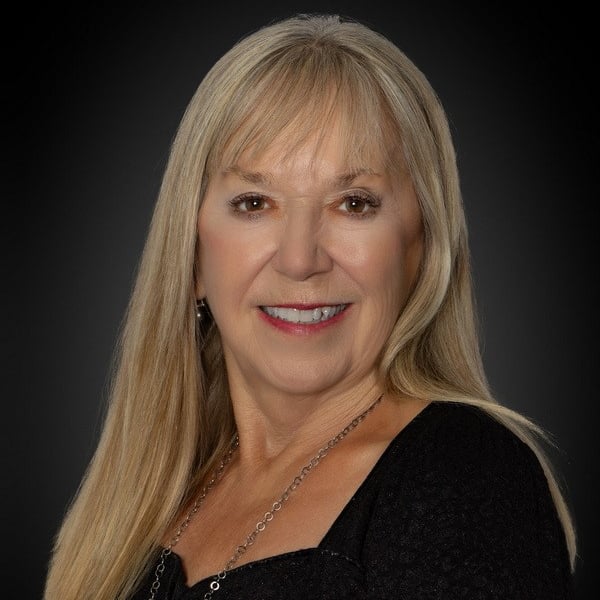 Cindy Willard Golden, CO Real Estate Agent Headshot