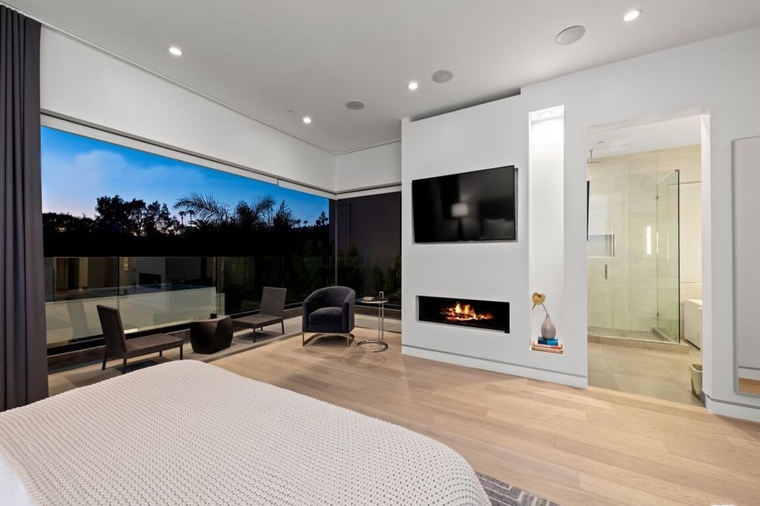 Garden Crescent, North Harper Avenue, 90048