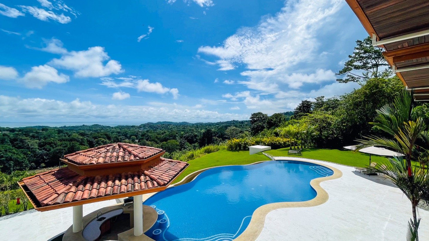 Ocean-View Luxury Home in Ojochal with Sunset Views and Retreat Potential