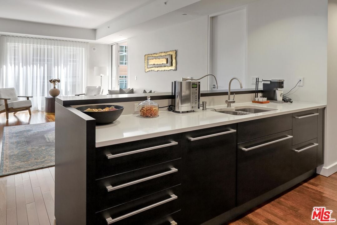 6250 Hollywood Blvd, #5J