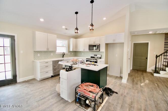 1486 E Brown School Rd