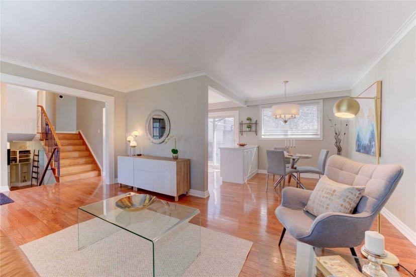 8 Sewell Dr