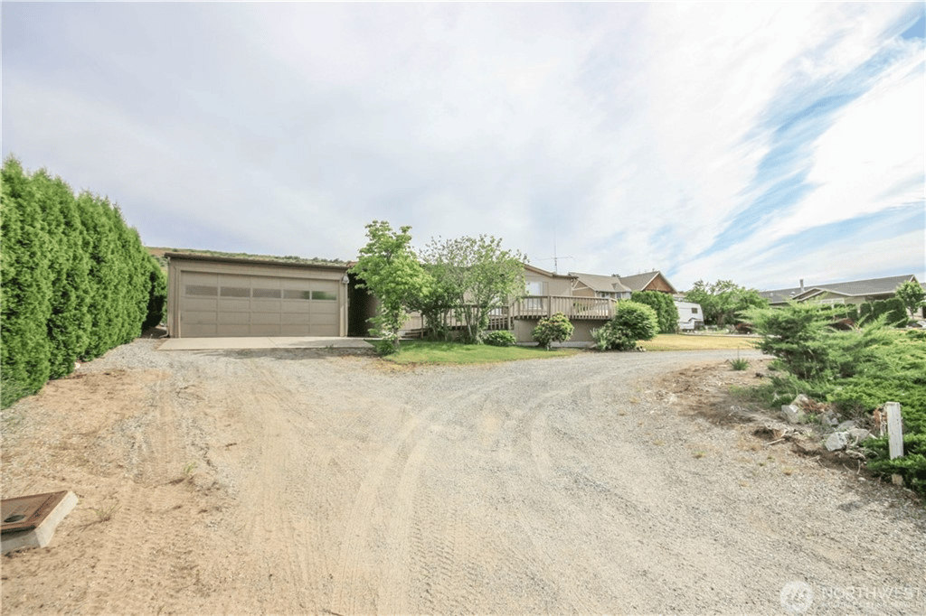 340 W Emerson Dr