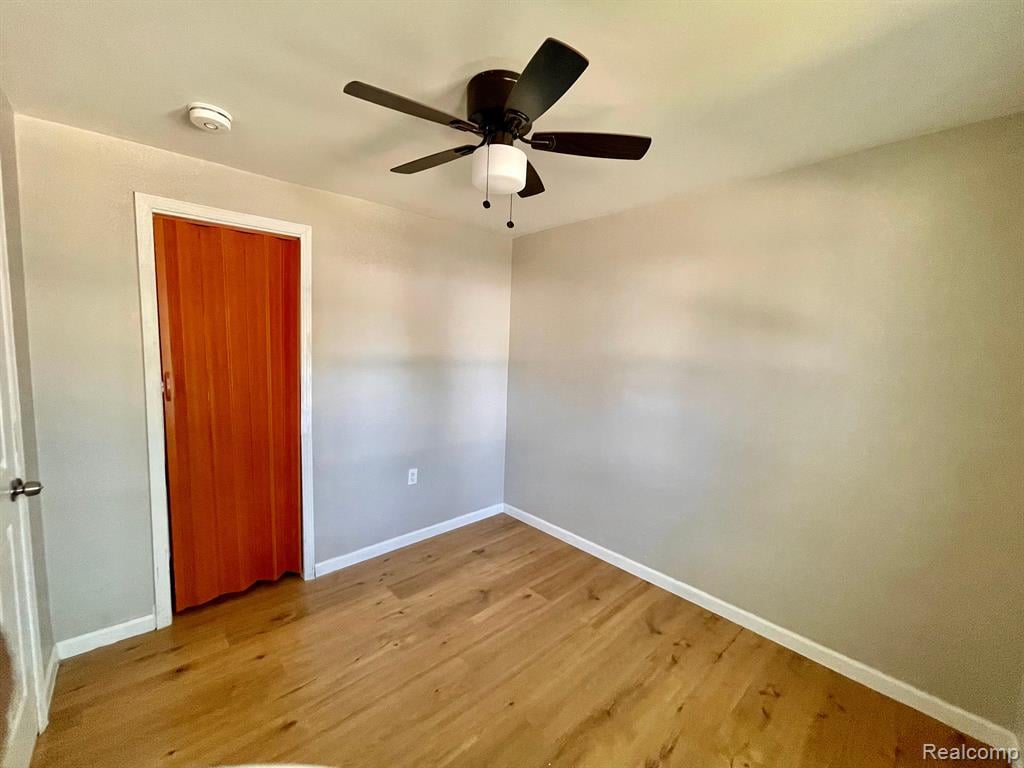 1228 E JARVIS Avenue, Hazel Park 48030