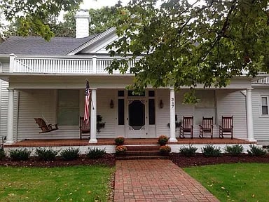 317 W Main St