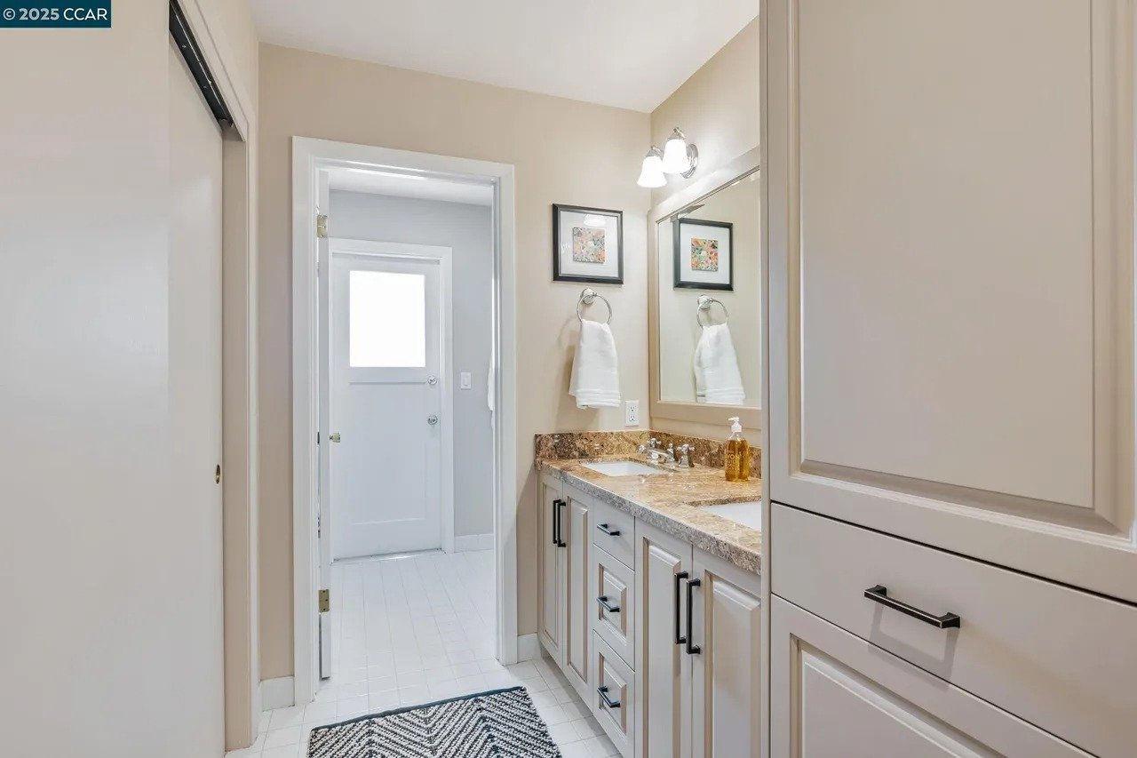 372 Birchwood Dr