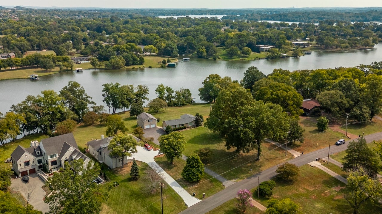 135 Bay Dr