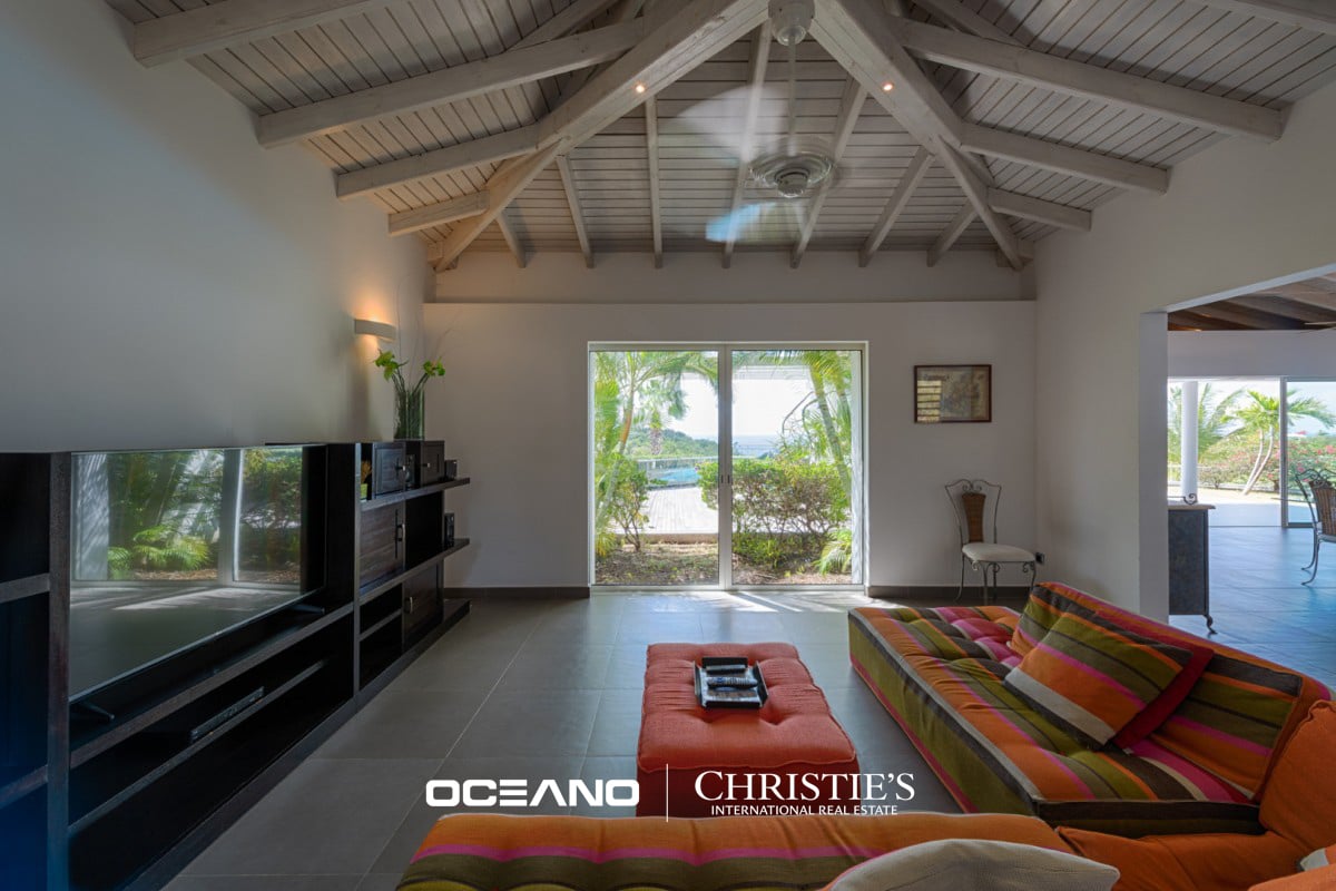 VILLA NO LIMITS AND VILLA CALLISTO