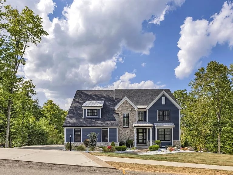 133 Woodford Dr