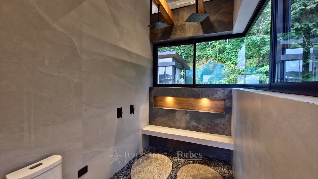 21094N - Luxury Ocean-View Villa in Costa Verde - The Jade Horizon